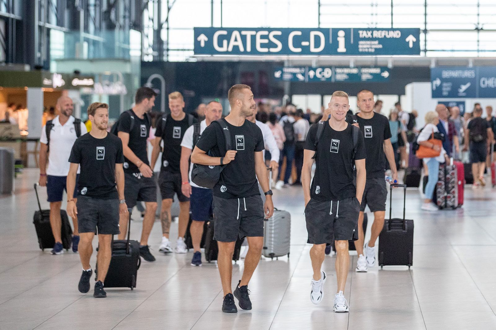 Fotbalisté Viktorie Plzeň odetěli do Pirea, povzbudí je přes stovku fanoušků