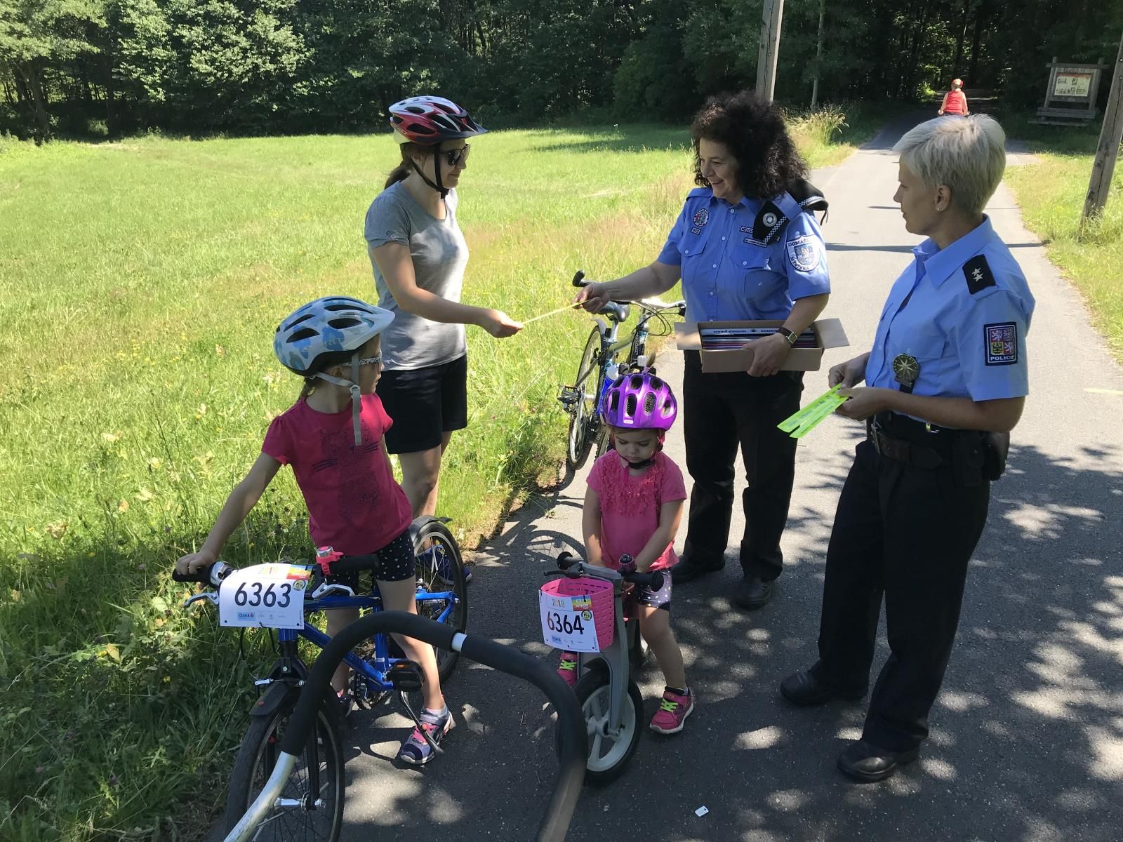 obrázek: Na cyklostezce proběhla kampaň na podporu bezpečnosti cyklistů