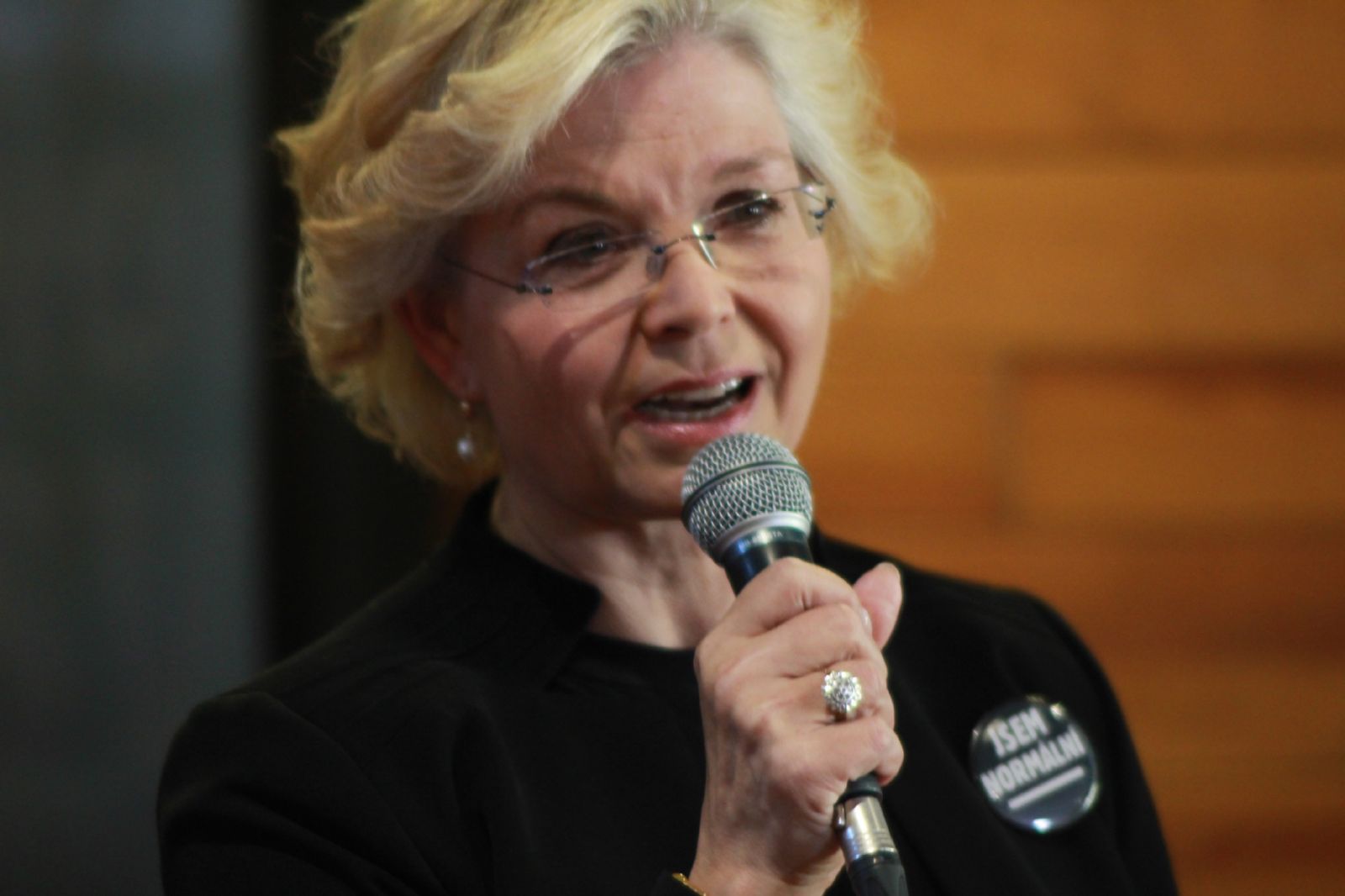 Senátorka Kovářová otevřela kancelář ve Štěnovicích
