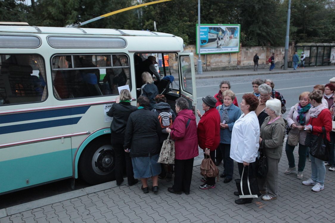 obrázek: Senioři z „Trojky“ se podívají do kláštera Teplá historickým autobusem