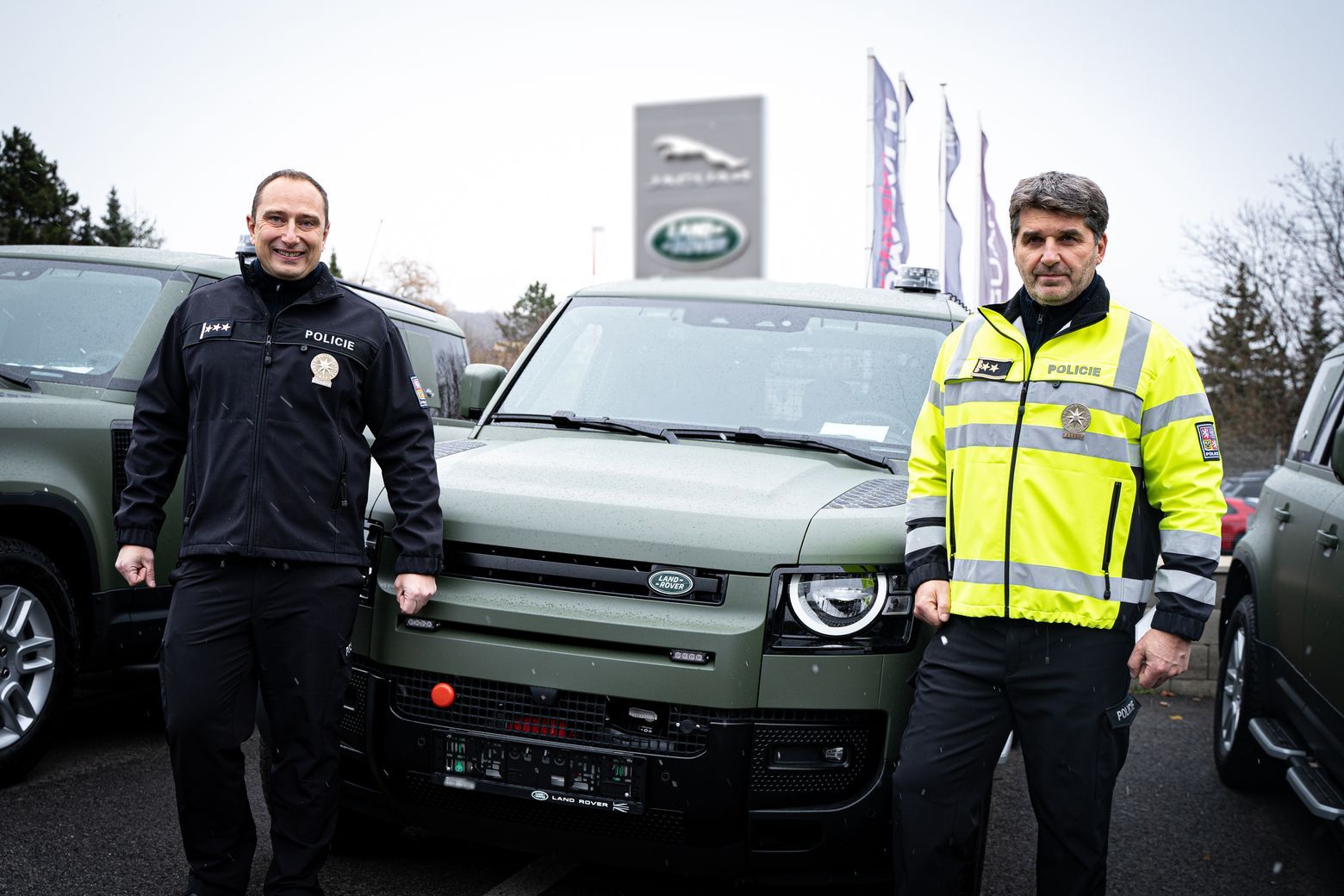 LAND ROVERY PRO POLICII