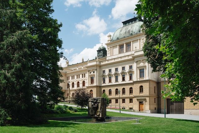 Plzeňská kulturní identita: umění, hudba a komunita v roce 2025