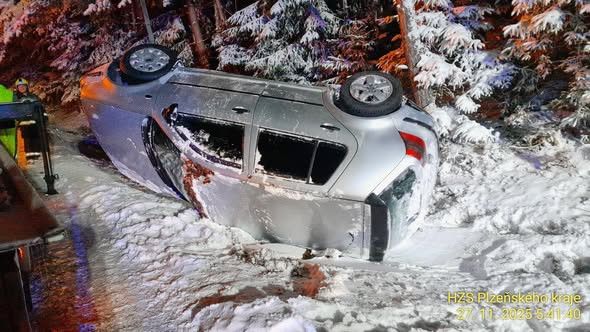 Ledovky ochromují region - hrozí další ochlazení a nehody