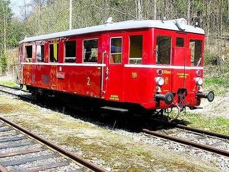 obrázek: Historickým motorákem v neděli na Oslavy jara na Konstantinolázeňsku 