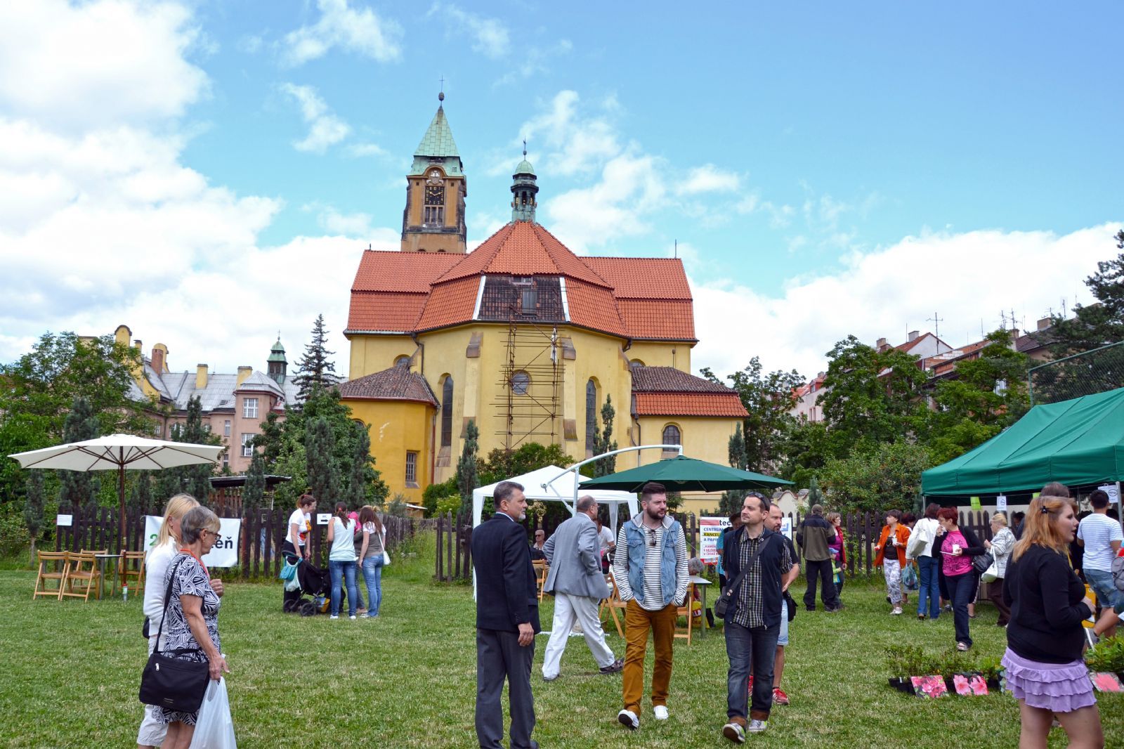 obrázek: Jiráskovo náměstí v Plzni znovu ožije. Klášterní zahrada i park před klášterem nabídnou o víkendu den plný her a zábavy