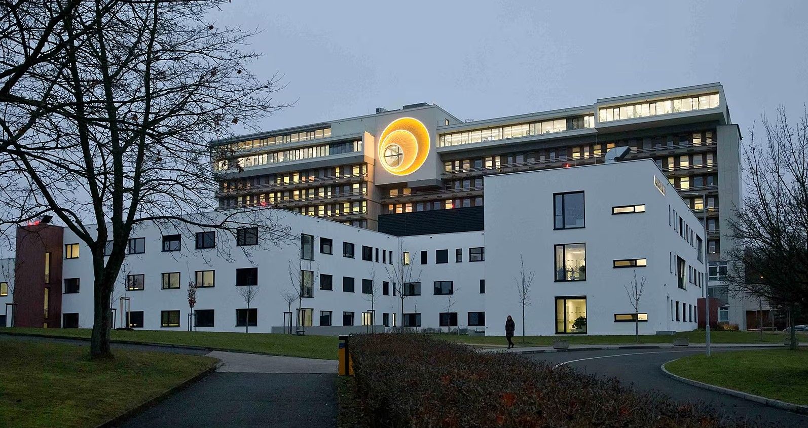 Fakultní nemocnice Plzeň slavnostně otevřela nadstavbu hematoonkologii