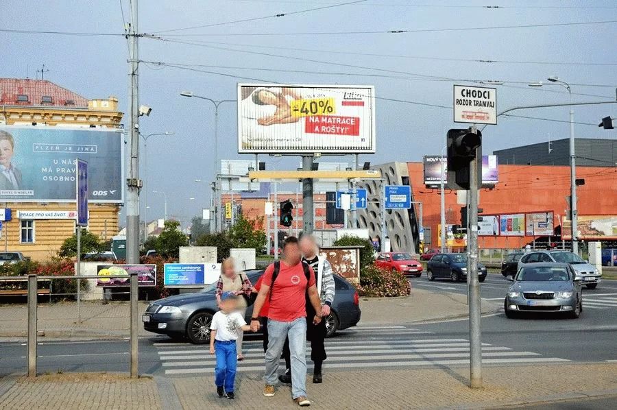 Plzeň omezuje vizuální smog - velké reklamy zmizí z centra