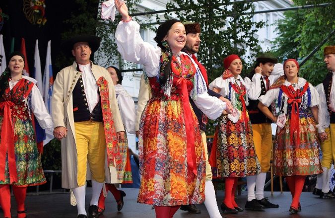 Výhledy 2025, to je oslava tradic s hudbou, tancem a lahodnými zelníky