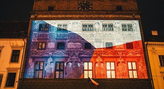 Plzeň slaví 17. listopad spojením umění a generací na akci REFLEXE