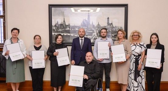 Plzeňský ples přinesl 77 777 Kč pro dobročinné organizace