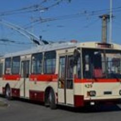 Rozloučení s posledním vozem Škoda 14 TrM, trolejbusy už tak budou 100% bezbariérové
