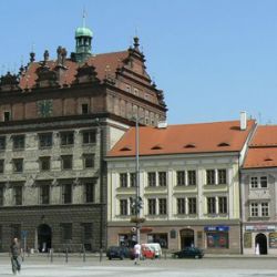 Politici míří v Plzni do městských společností