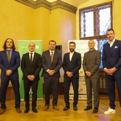 Nejlepším sportovcem posledních 30 let je Martin Straka