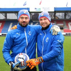 Exkluzivní limitovaná edice v prodeji: míč FCVP a viktoriánská čepice