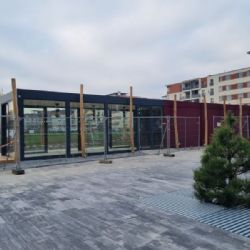 Jednička hledá nájemce nové kavárny ve vnitrobloku na Vinicích