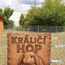 Nové hřiště pro králíky na Slovanech je v provozu