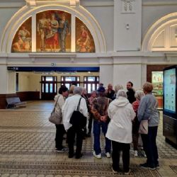 Slovany splnily seniorům přání, otevřely jim zákulisí nádraží