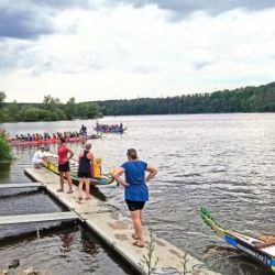 Na Borské přehradě se jel 15. ročník tradičního závodu velkých lodí Pilsner Dragons Cup 2024. Svůj závod měly i základní a střední školy.