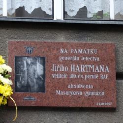 Pietní akt ke 100. výročí narození generála Hartmanna