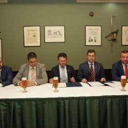 Plzeňský centrální obvod podepsal smlouvu o spolupráci s Plzeňským Prazdrojem