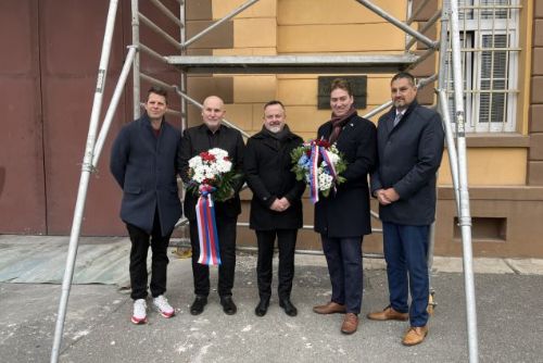 obrázek:Vedení obvodu uctilo památku Václava Havla