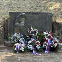 Zástupci obvodu uctili památku obětí heydrichiády