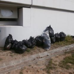 Úklid nepořádku lidmi bez domova