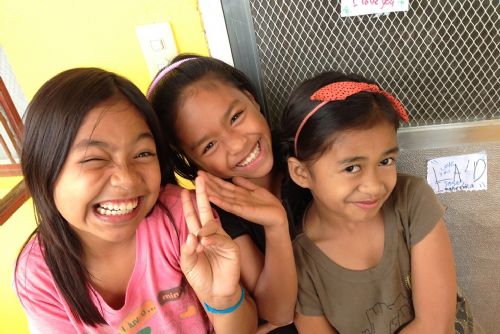Foto: Akce Nártoun přinesla pomoc dětem na Filipínách