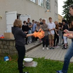Den s fyzikou představil vědu netradičním způsobem