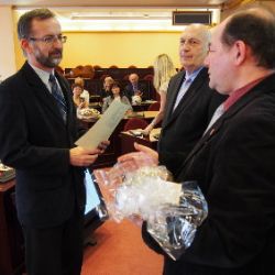 Hejtman ocenil pedagoga ze ZČU Vladimíra Sirotka