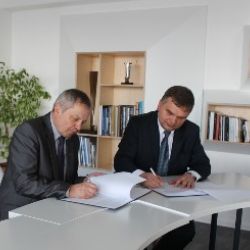 Univerzita podepsala smlouvu o spolupráci se Škodou Transportation