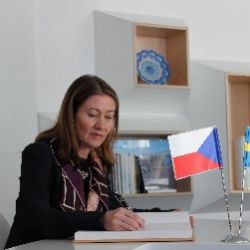 Západočeskou univerzitu navštívila velvyslankyně Švédska