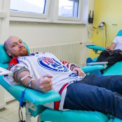 228 dárců, z toho 50 prvodárců. Skvělá bilance akce Daruj krev s HC Klatovy
