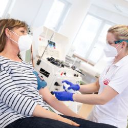 28. únor je Den vzácných onemocnění, Sanaplasma v Plzni zve k odběrům