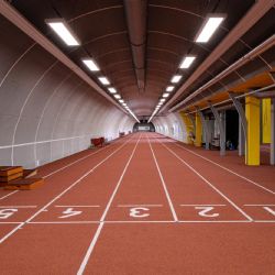 Atletický stadion ve Skvrňanech má novou rozcvičovnu 