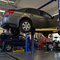 Automechanička nebo truhlářka. Na dřív ´mužské´ obory se v kraji hlásí dívky