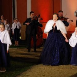 Bára Basiková má novou vánoční píseň s plzeňským sborem Andílci