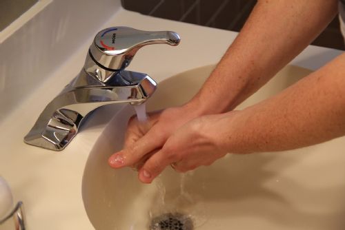 Foto: Bojíte se chřipky? Myjte si řádně ruce!