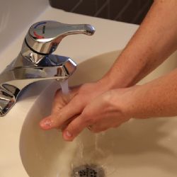 Rokycanská nemocnice zakazuje kvůli chřipkové epidemii návštěvy