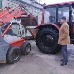 Centrální obvod Plzně od pátečního poledne bojoval s ledovkou