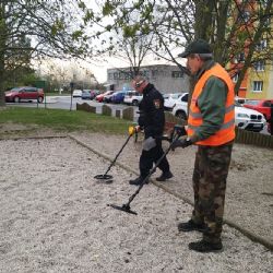 Centrální obvod Plzně zahájil sezonu dětských hřišť. Strážníci je kontrolují