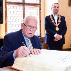 Cenu 1. června získal v Plzni Jaroslav Cuhra in memoriam 