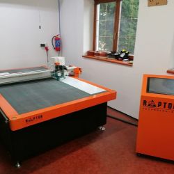 CNC plotter Raptor pracuje také v Plzeňském kraji