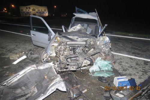 Foto: Čtyři zranění při nehodě u Meclova. Fotogalerie
