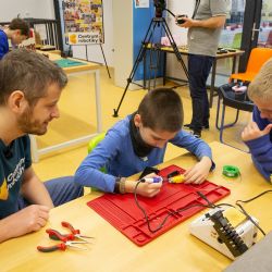 Den pro veřejnost v plzeňském Centru robotiky láká na přírodní vědy