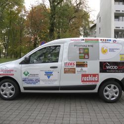 Dětský domov v Kašperských Horách má nový sociální automobil