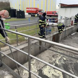 Do kanalizace v Plzni opět přitekly nebezpečné látky