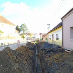 Do Nezvěstic se opět vrátily práce na průtahu obcí