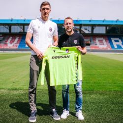Do Viktorie míří z Rakouska gólman a obránce