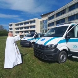 Domažlická nemocnice modernizuje park sanitek, přibyla i XXL